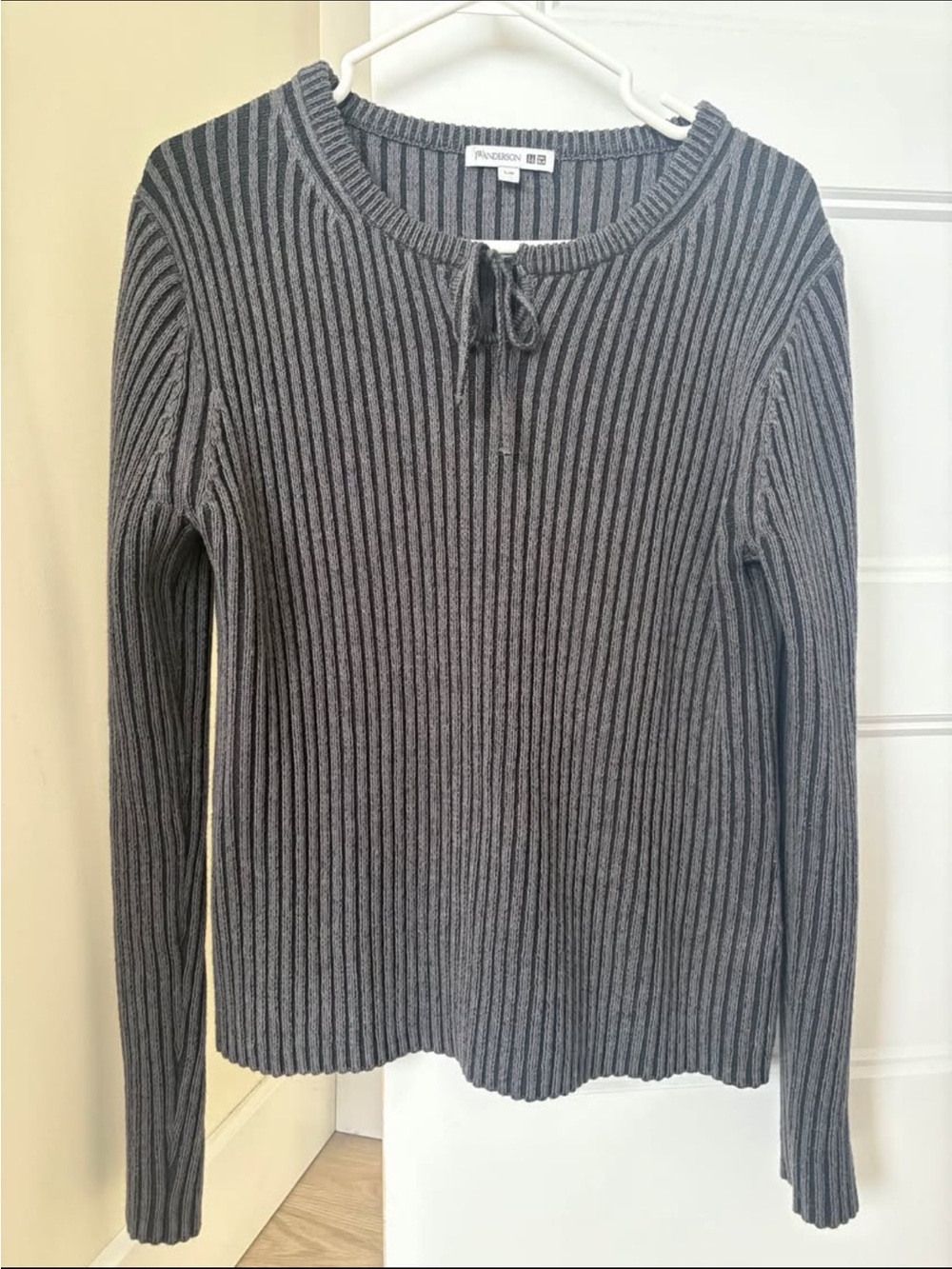 Ribbed Long-Sleeve Sweater - Charcoal Gray